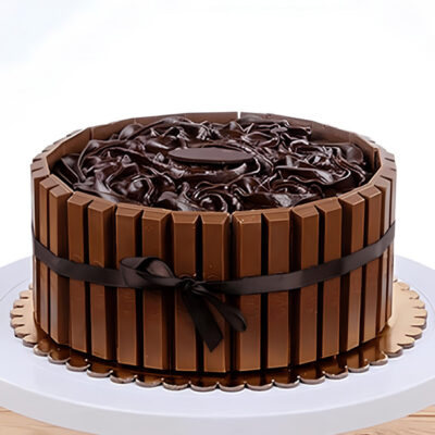 KitKat Surprise Cake